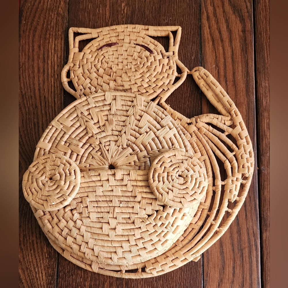 Vintage Wicker Cat Set